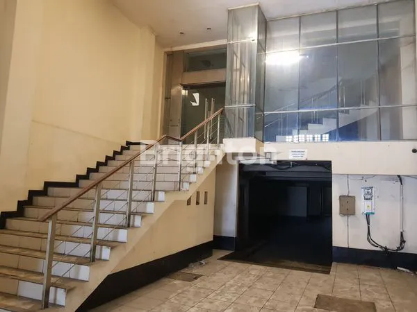 GEDUNG KANTOR 4 LANTAI EXTRA LUAS PUSAT KOTA BANDUNG