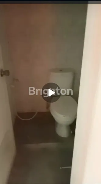 image RUMAH BAGUS 2 LT TAPI MURAH DI DEKAT STADION MANAHAN (8)