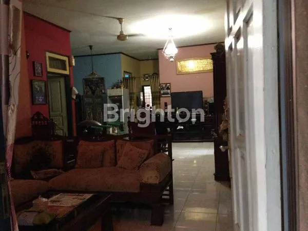 image RUMAH CANTIK 2 LANTAI HOOK DIJUAL DI PERUMAHAN BUMI SEMPAJA  (4)