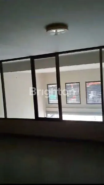 image RUKO 4 LANTAI TERLETAK DIPINGGIR JALAN EX KANTOR SHOW ROOM MOBIL (5)