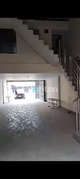 image RUKO 4 LANTAI TERLETAK DIPINGGIR JALAN EX KANTOR SHOW ROOM MOBIL (6)