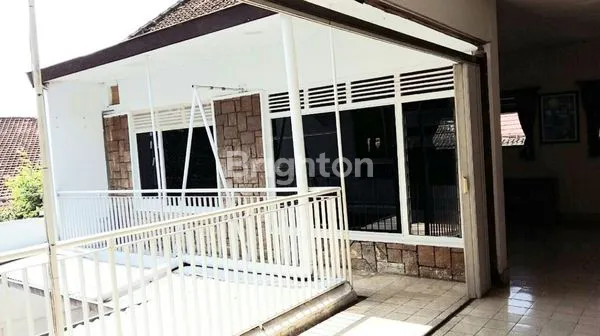 image RUMAH TENGAH KOTA MALANG SELANGKAH KE PASAR BESAR PECINAN (1)