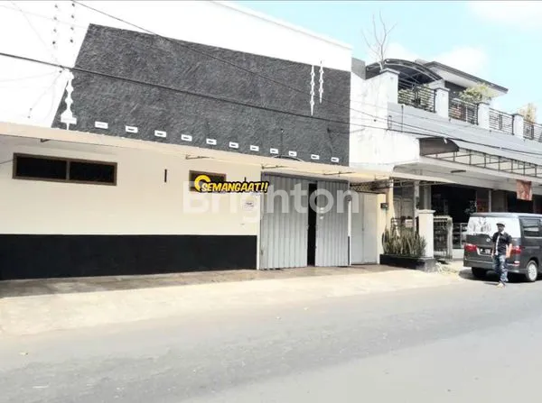 image RUMAH TENGAH KOTA MALANG SELANGKAH KE PASAR BESAR PECINAN (6)