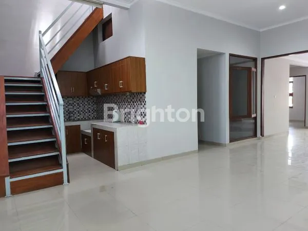 image RUMAH CANTIK TERAWAT 2 LANTAI DI CHERRY FIELD DEKAT DENGAN UNIVERSITAS TELKOM (4)