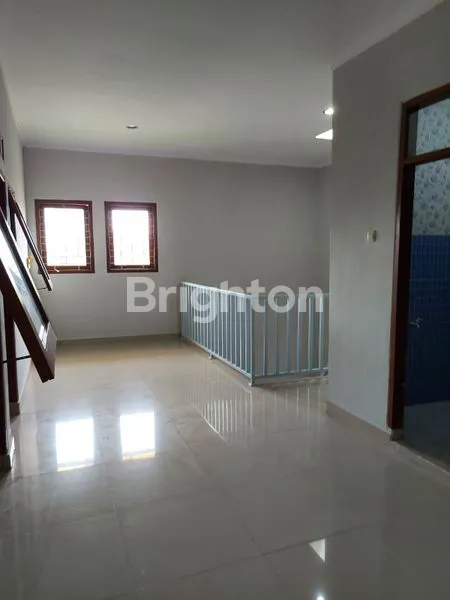 image RUMAH CANTIK TERAWAT 2 LANTAI DI CHERRY FIELD DEKAT DENGAN UNIVERSITAS TELKOM (5)