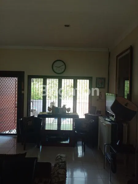 image VILLA DI TAMAN GIRI (5)