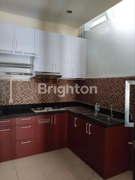 image RUMAH SELANGKAH KENJERAN MINIMALIS FULL FURNISH SIAP HUNI TERMURAH DEKAT PAKUWON CITY ITS UNAIR (7)