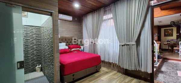 image CANTIK SIAP HUNI EMPAT KAMAR  SIRKULASI UDARA BAGUS DEKAT SILOAM HOSPITAL  (2)