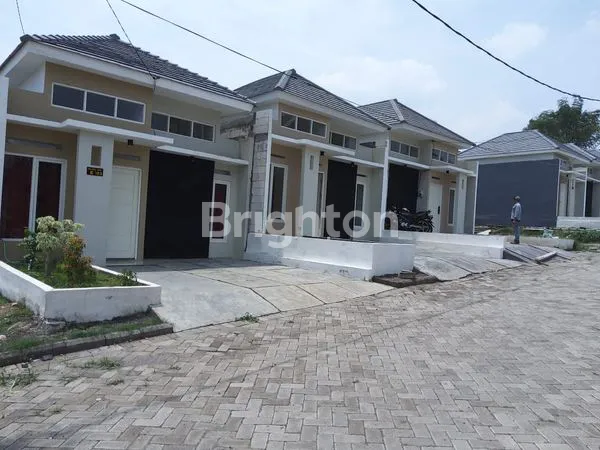 image RUMAH HARGA PALING MURAH. NUANSA VILLA. SEPERTI PUNYA RUMAH DI BATU MALANG. DEKAT KRIAN DAN MOJOKERTO. (2)