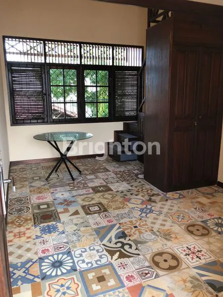 image DIJUAL RUMAH LIMA KAMAR TIDUR KOMPLIT BESERTA SEMUA ISINYA,  DALAM PERUMAHAN ELIT KOTA BALIKPAPAN KALTIM (6)