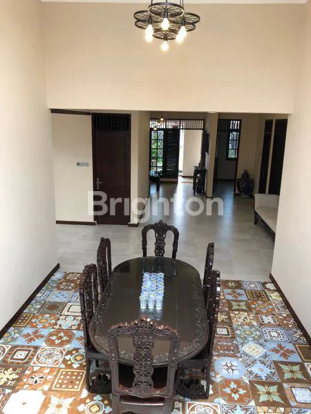 image DIJUAL RUMAH LIMA KAMAR TIDUR KOMPLIT BESERTA SEMUA ISINYA,  DALAM PERUMAHAN ELIT KOTA BALIKPAPAN KALTIM (7)