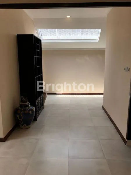 image DIJUAL RUMAH LIMA KAMAR TIDUR KOMPLIT BESERTA SEMUA ISINYA,  DALAM PERUMAHAN ELIT KOTA BALIKPAPAN KALTIM (8)