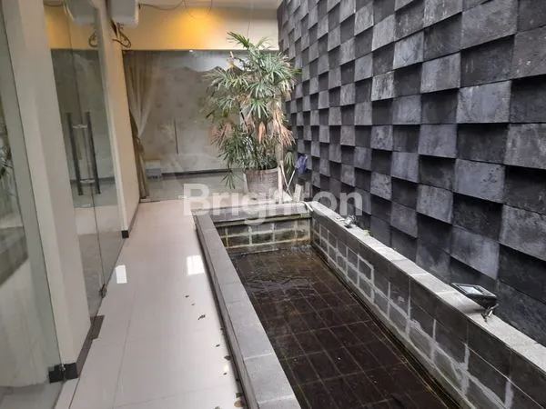 image RUMAH MEWAH TERMURAH FULLY FURNISHED DI KAWASAN ELIT PERUMAHAN VILLA TAMARA (5)