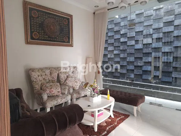 image RUMAH MEWAH TERMURAH FULLY FURNISHED DI KAWASAN ELIT PERUMAHAN VILLA TAMARA (7)