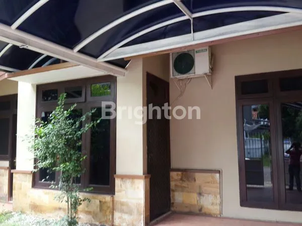 image RUMAH DI TAMAN GAPURA CITRALAND SURABAYA DEKAT GWALK (5)