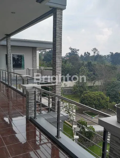 image VILLA SIAP PAKAI 2 LANTAI MINIMALIS MEWAH SANGAT TERAWAT NOL JALAN RAYA TRAWAS DEKAT TANARIA PARK (3)