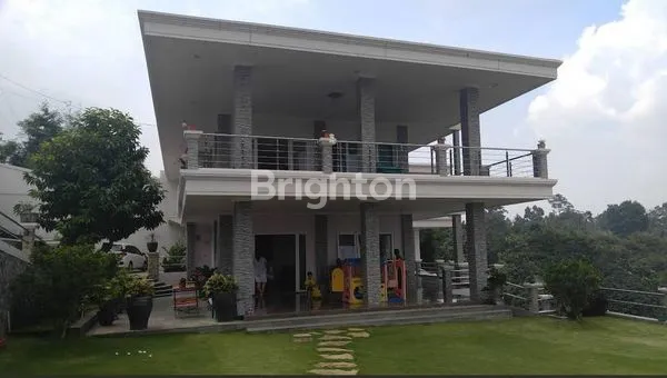 image VILLA SIAP PAKAI 2 LANTAI MINIMALIS MEWAH SANGAT TERAWAT NOL JALAN RAYA TRAWAS DEKAT TANARIA PARK (1)