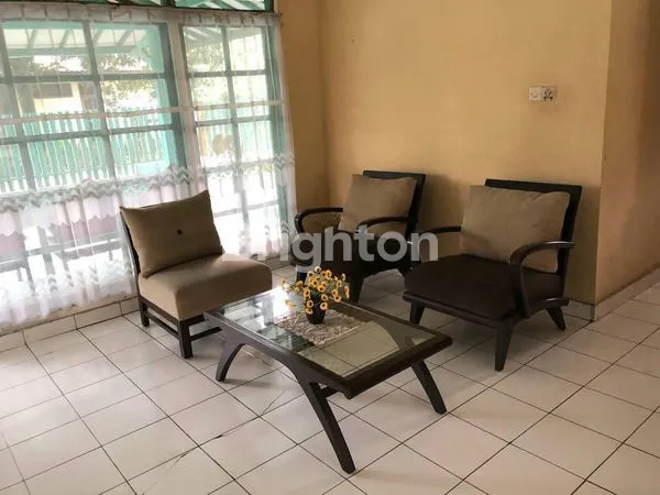 image TURUN HARGA\U203C\UFE0FRUMAH NYAMAN DENGAN HALAMAN LUAS 1 LANTAI KOMPLEK ARCO BOJONGSARI DEPOK (2)