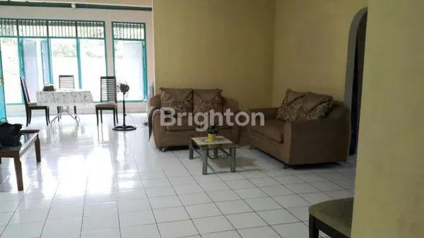 image TURUN HARGA\U203C\UFE0FRUMAH NYAMAN DENGAN HALAMAN LUAS 1 LANTAI KOMPLEK ARCO BOJONGSARI DEPOK (4)