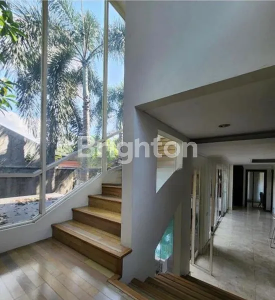 image RUMAH MODERN 3 LANTAI CIPETE, JAKARTA SELATAN (3)