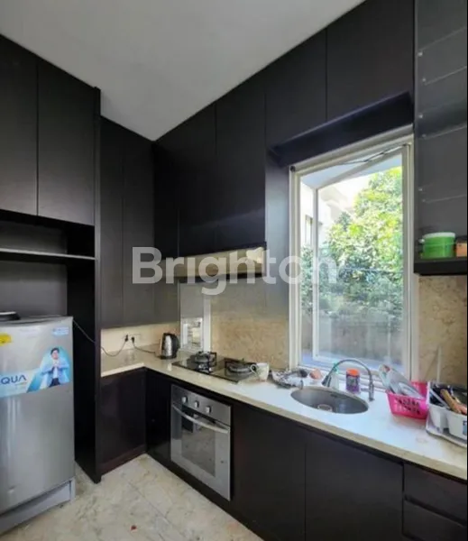 image RUMAH MODERN 3 LANTAI CIPETE, JAKARTA SELATAN (4)