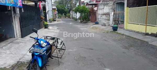 image RUMAH SIMPANG DANAU MANINJAU DI BELAKANG RUKO WOW SAWOJAJAR MALANG (2)