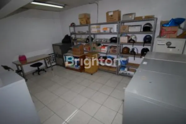 image SHOWROOM TENGAH KOTA COCOK UNTUK BISNIS (7)