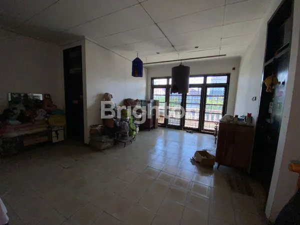 image RUMAH BESAR 2 LANTAI DI KELAPA GADING (3)