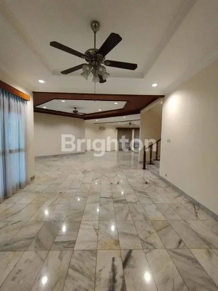 image RUMAH MEWAH ASRI HALAMAN LUAS POOL JAKUZZI LOKASI ELITE KEMANG JAKARTA SELATAN (8)