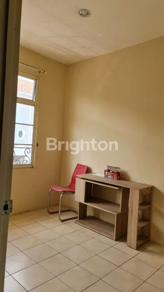 image RUMAH 2LT RAPI SEMI FURNISH DI CENDANA GOLF LIPPO KARAWACI TANGERANG (5)