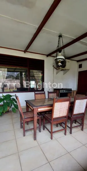 image RUMAH ASRI DENGAN HALAMAN LUAS DI PINGGIR JALAN UTAMA SANGAT COCOK DIJADIKAN TEMPAT USAHA ATAU RUMAH TINGGAL KOMPLEK ARCO BOJONGSARI (7)