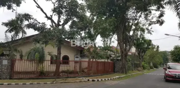 image RUMAH TAMAN JEMURSARI SELATAN SURABAYA (7)