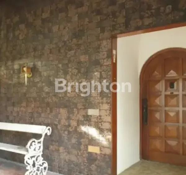 image RUMAH TAMAN JEMURSARI SELATAN SURABAYA (8)