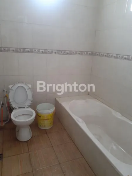 image KEBAKRAMAT - RUMAH CANTIK POSISI HOOK SANGAT STRATEGIS SIAP HUNI DEKAT EXIT TOLL (7)