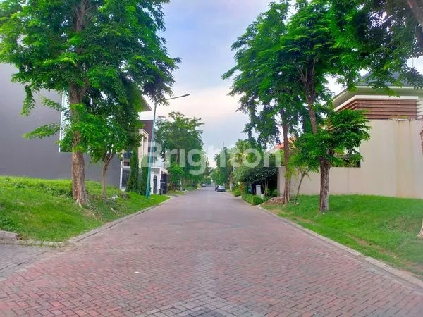 image KAVLING GOLF VIEW DI GRAHA FAMILI, KAWASAN HUNIAN PREMIUM DAN TERBAIK DI SURABAYA BARAT (3)