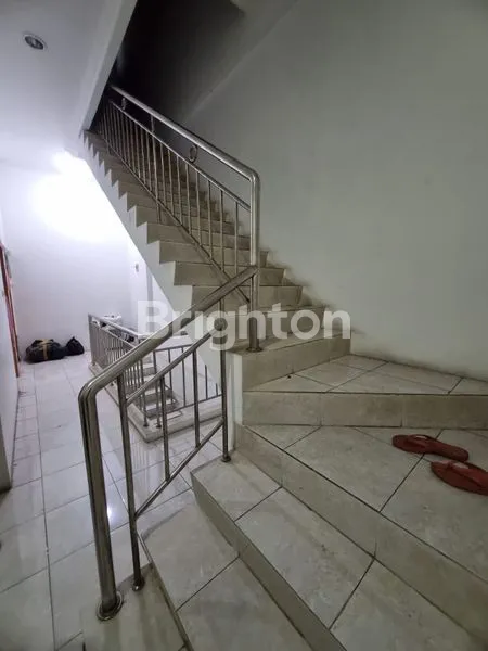 image RUMAH KAPUK KAMAL 2.5 LANTAI SIAP HUNI (8)