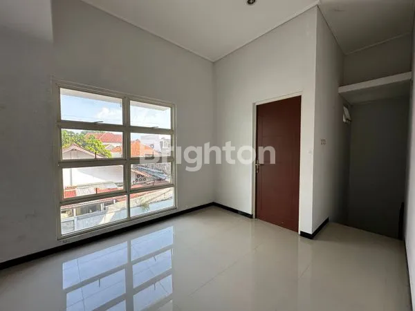 image RUMAH 2 LANTAI MINIMALIS MODERN, MINIM RENOV DEKAT STASIUN BALAPAN - SOLO (4)