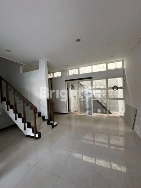 image RUMAH 2 LANTAI MINIMALIS MODERN, MINIM RENOV DEKAT STASIUN BALAPAN - SOLO (5)