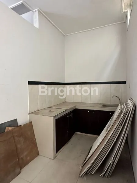 image RUMAH 2 LANTAI MINIMALIS MODERN, MINIM RENOV DEKAT STASIUN BALAPAN - SOLO (7)