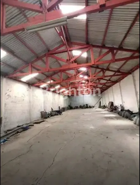 image GUDANG BONUS RUMAH STRATEGIS RAYA KENJERAN DEKAT KEDUNG COWEK (3)