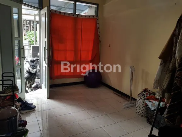 image RUMAH TINGGAL MINIMALIS 2,5 LANTAI, HARGA RAMAH, SAYAP CIJERAH. (3)