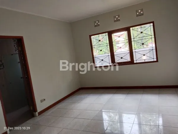 image RUMAH HOOK ASRI 2 LT DI CIKUNIR, BEBAS BANJIR DAN DEKAT AKSES KE TOLL (7)