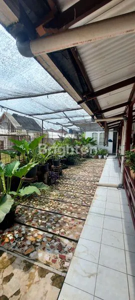 image RUMAH ASRI DAN CANTIK DENGAN HALAMAN LUAS, 1 LANTAI KOMPLEK ARCO BOJONGSARI (8)