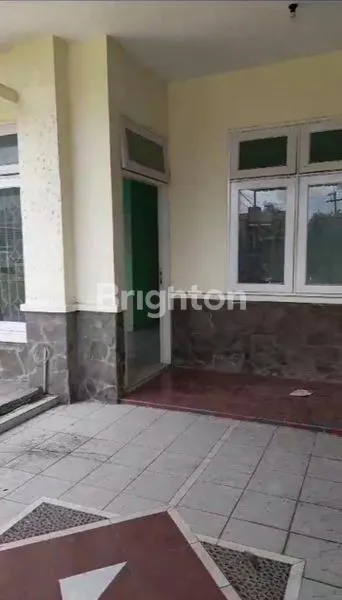RUMAH MURAH DI AREA ARAYA ( DEPAN ) DEKAT  RS PERSADA, ARAYA PLAZA, TERMINAL ARJOSARI, STASIUN BLIMBING. HALAMAN DEPAN DAN BELAKANG CUKUP LUAS.