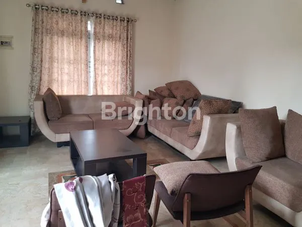 image RUMAH MEWAH MODERN SEMI FURNISHED  2 LANTAI TAMAN HOLIS INDAH 1 (1)