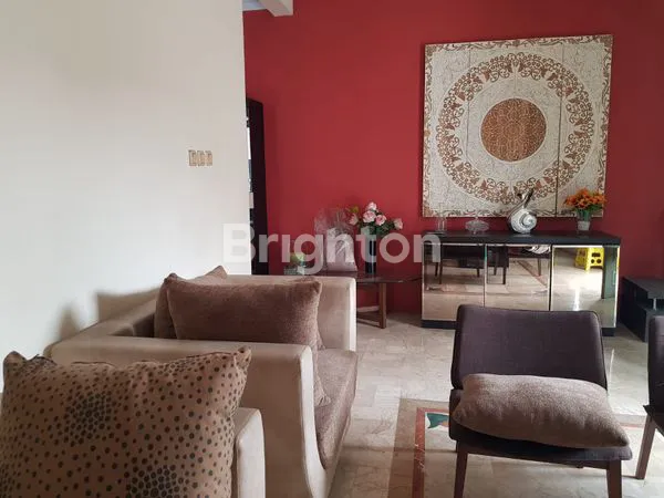 image RUMAH MEWAH MODERN SEMI FURNISHED  2 LANTAI TAMAN HOLIS INDAH 1 (4)