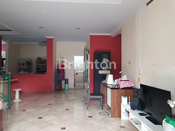 image RUMAH MEWAH MODERN SEMI FURNISHED  2 LANTAI TAMAN HOLIS INDAH 1 (7)