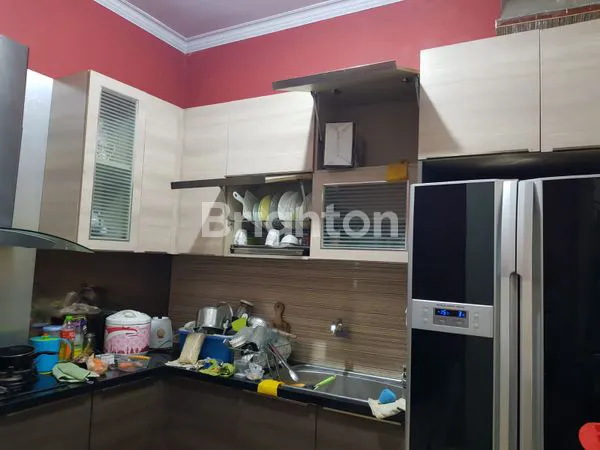 image RUMAH MEWAH MODERN SEMI FURNISHED  2 LANTAI TAMAN HOLIS INDAH 1 (8)