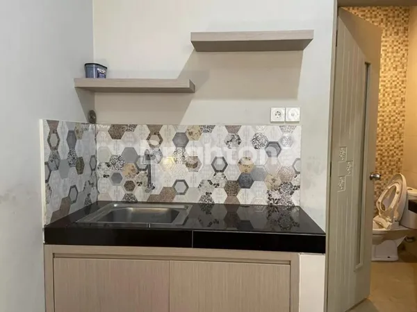 image KOST ELITE 3 LANTAI LOKASI PUSAT KOTA DEKAT PANTAI KUTA, SUNSET ROAD (5)