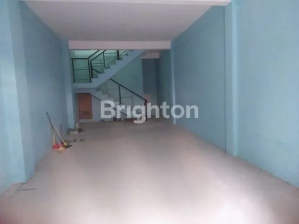 image RUKO 3.5 LT SIAP PAKAI AREA KOMERSIAL DI PENGAMPON SQUARE SURABAYA (3)